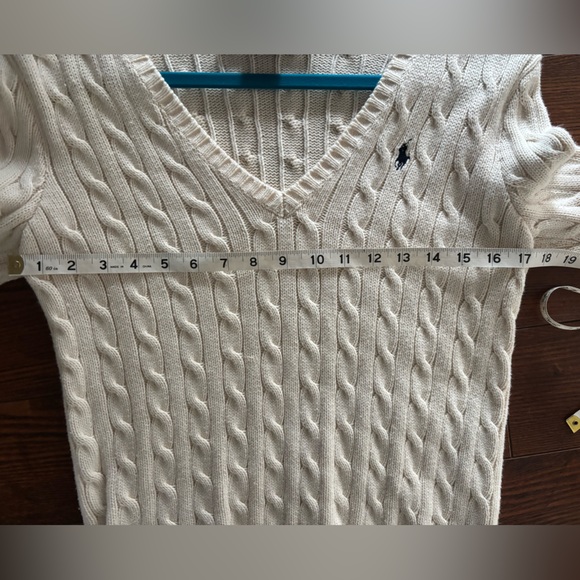 Ralph Lauren Cream Cable Knit V-Neck Sweater Medium - Picture 5 of 6